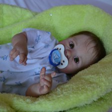 Малыш глазастик из молда Hannah by Jessica Schenk