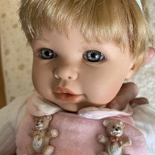 Малышка в розовом