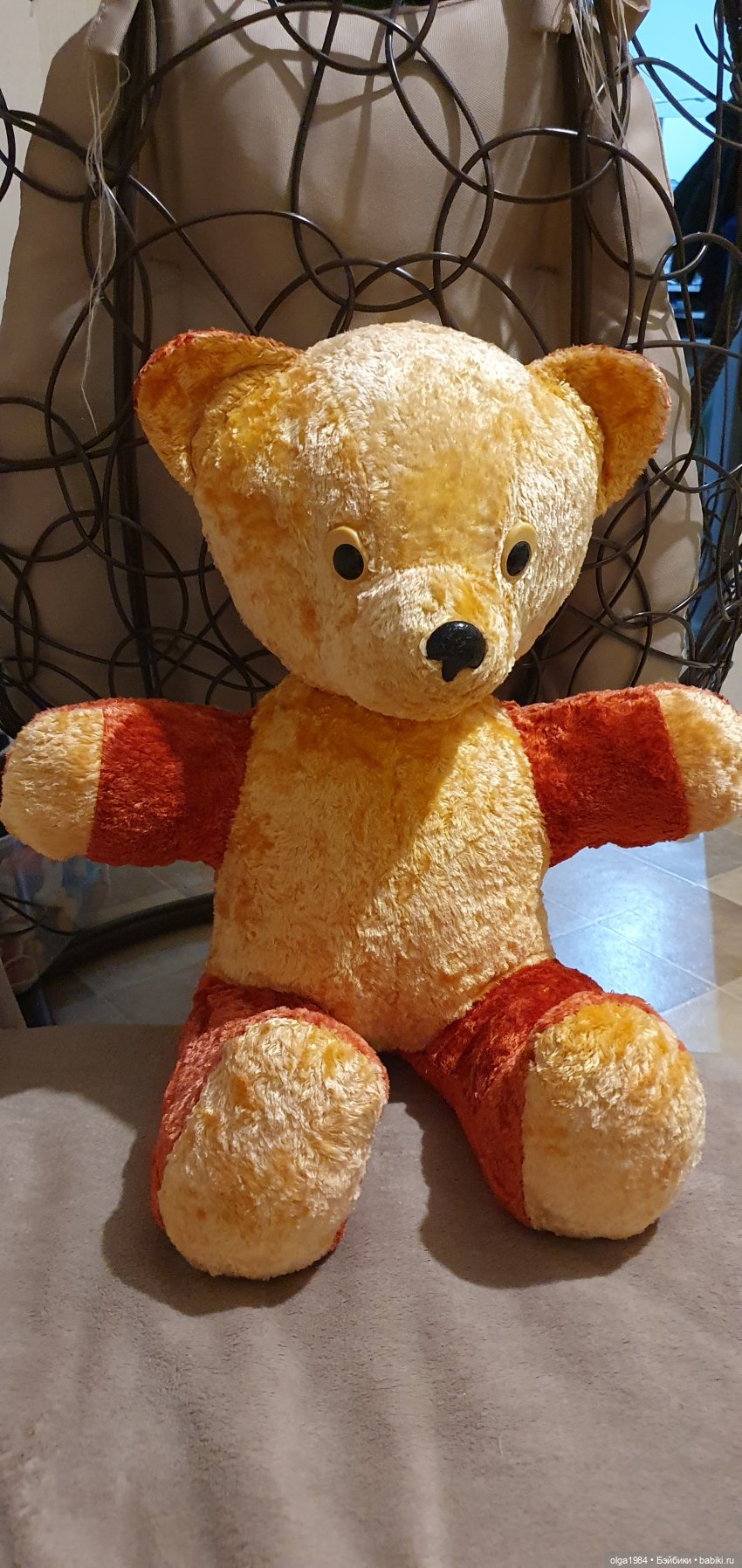 И он не желтый...... И он не желтый......