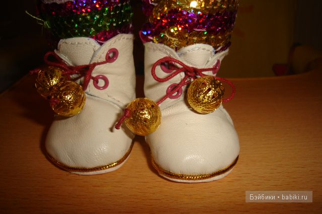 Затем пришлось сшить ботинки для новогоднего костюма моей любимицы