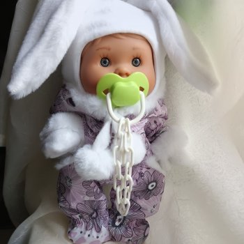 А Вы переодеваете своих кукол по сезонам ?