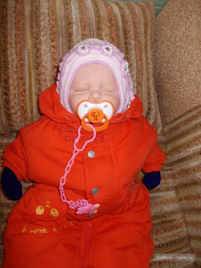 Мои первые попытки мастерить одежду куклам (фото 10)