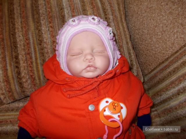 Мои первые попытки мастерить одежду куклам