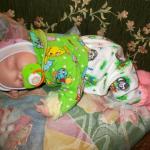 Мои первые попытки мастерить одежду куклам