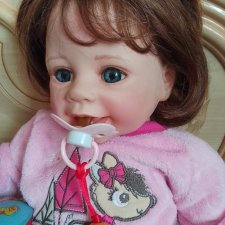 Кукла от Моники Левениг