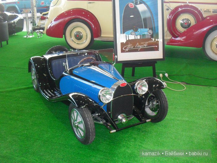Сокольники. Олдтаймер - галерея старинных машин и моторы победы. И конечно куклы