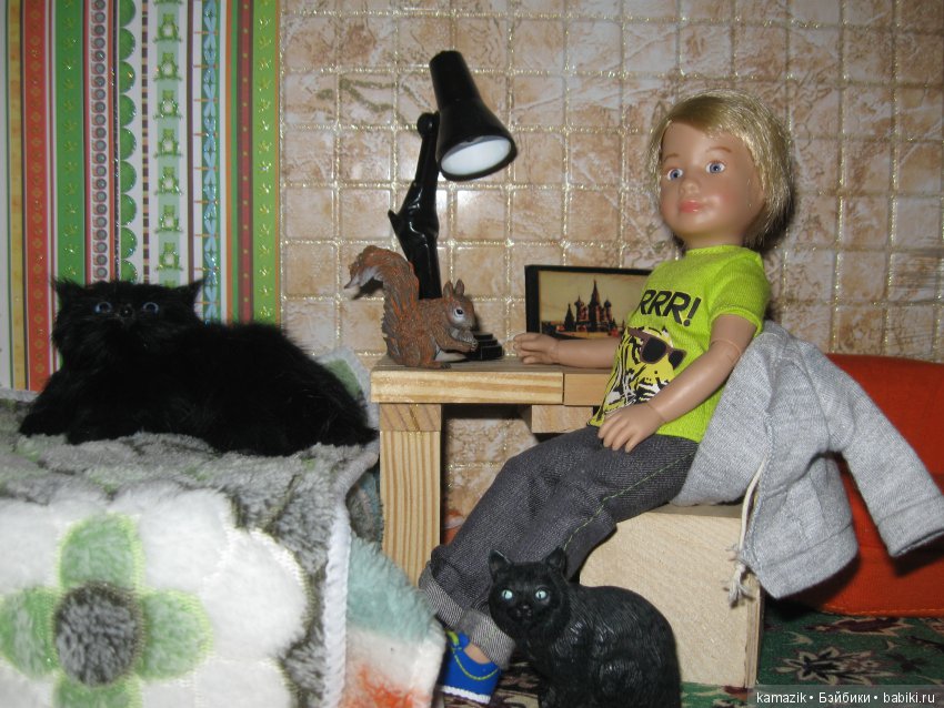 Мишкина комната и окружение