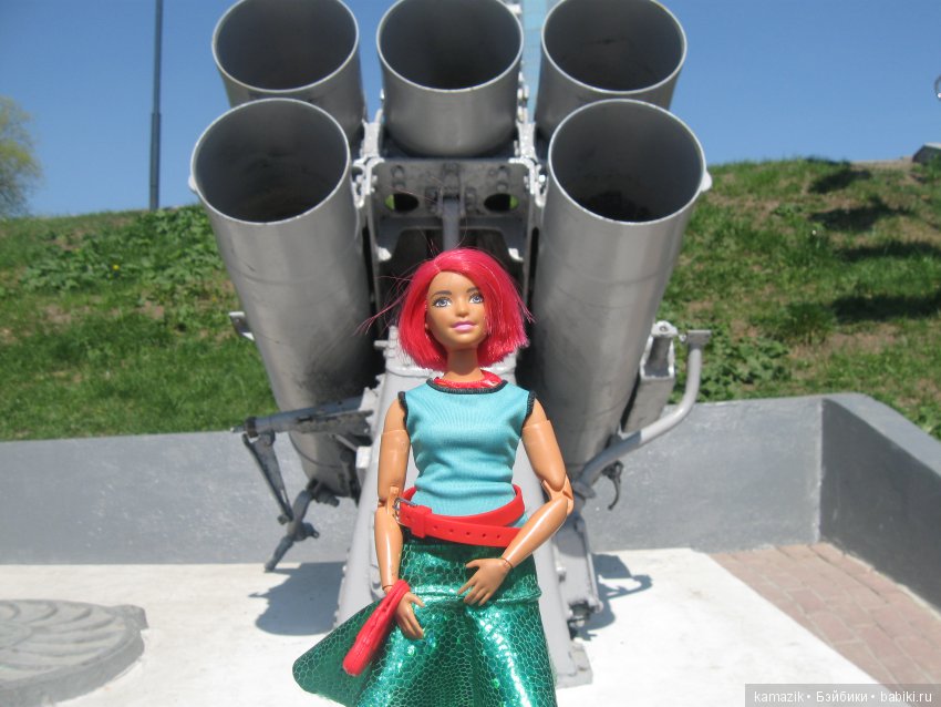 Район Камазовка. Мисс Ритка продолжает гулять