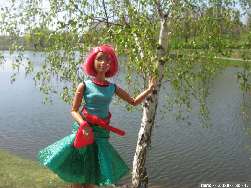 Район Камазовка. Мисс Ритка продолжает гулять