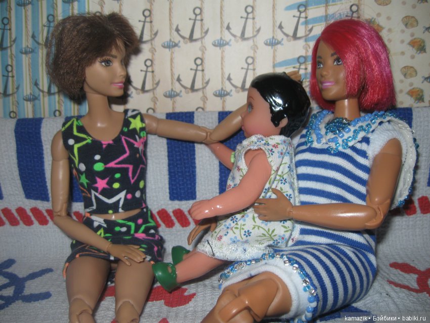 Район Камазовка. Ритка метит в Мисс Бэйбики 2019. Платья