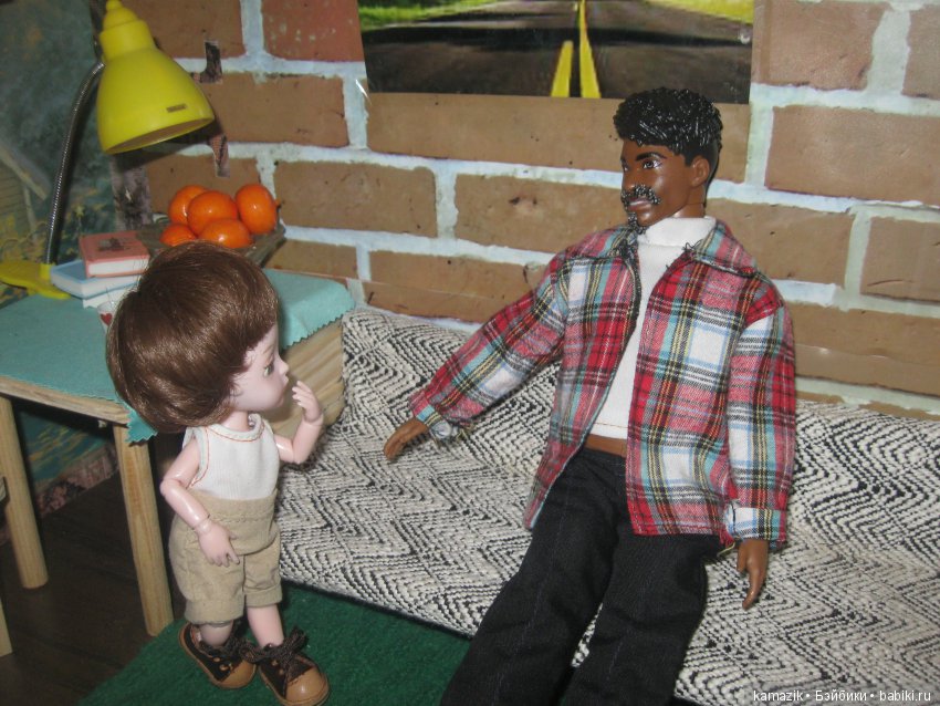 Район Камазовка. Пока Рита в студии, в гараже загадки (фото 7)