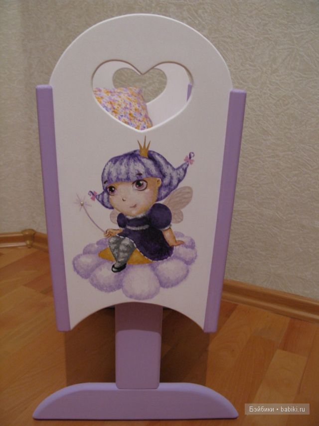 кроватка-люлька для куклы с маятниковым механизмом качания