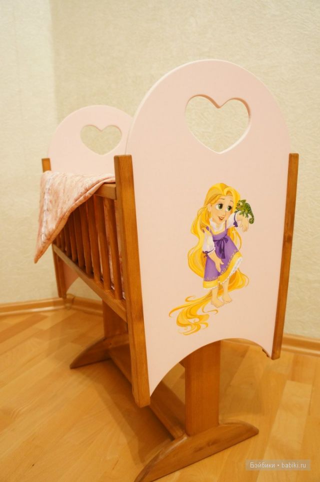 кроватка-люлька для куклы с маятниковым механизмом качания