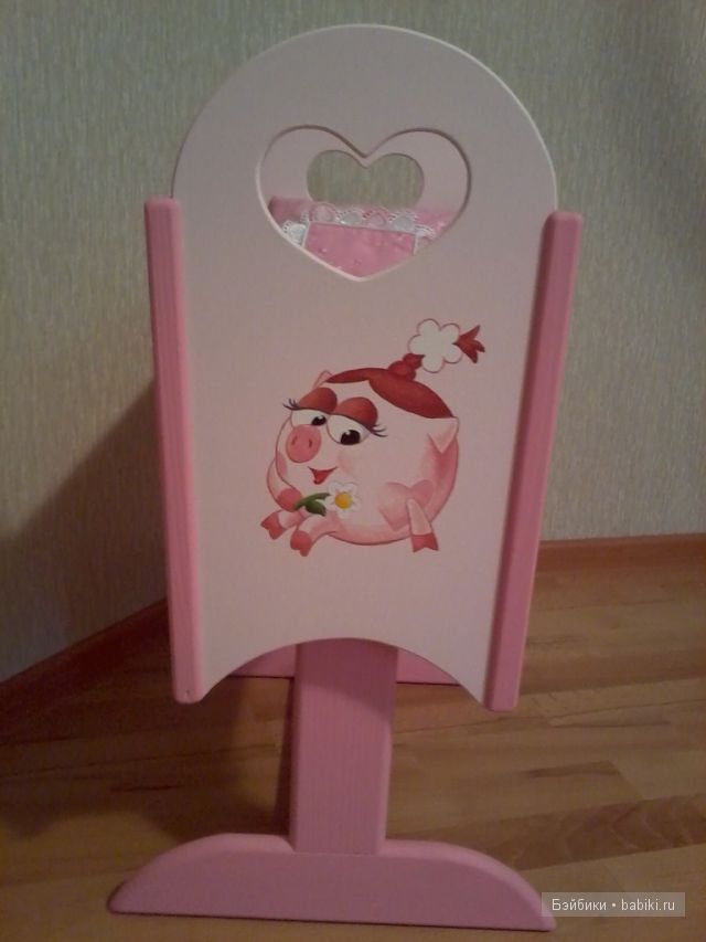 кроватка-люлька для куклы с маятниковым механизмом качания