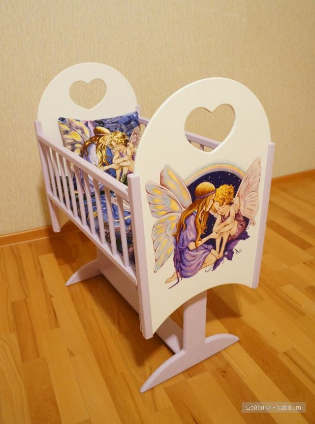 кроватка-люлька для куклы с маятниковым механизмом качания