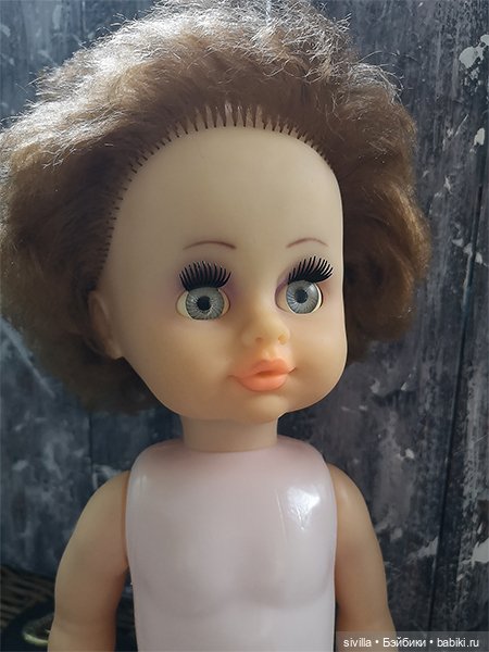 Куклы умеют ждать... Девочка, с которой не играли