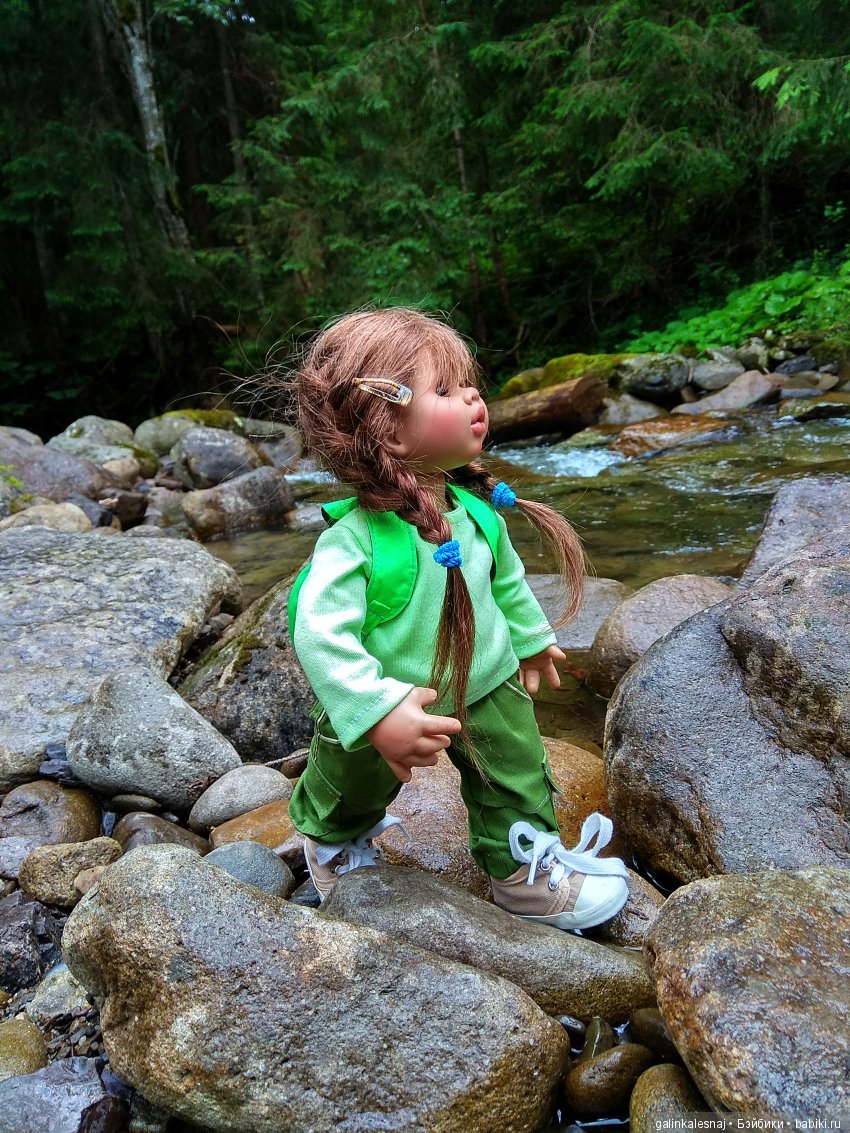 Моя Тоська в гости напросилась))