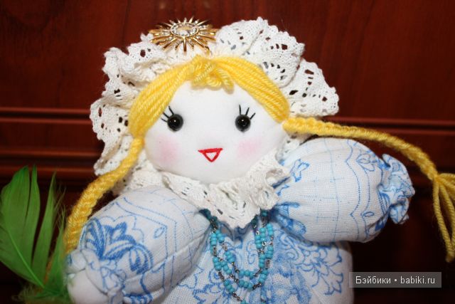 Мягкая и весёлая.