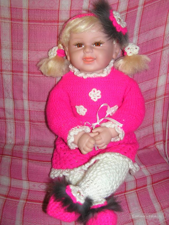 Симпатичная малышка Emily и её нарядики (фото 2)