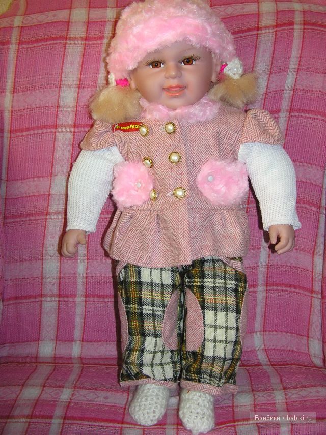 Симпатичная малышка Emily и её нарядики (фото 8)