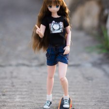 Девочка-скейтерша Мичи