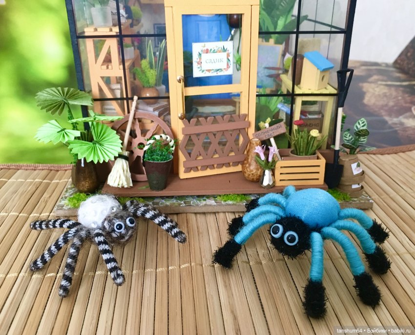 Интерьер с паучками. Тем, кто обожает многолапиков (фото 5)