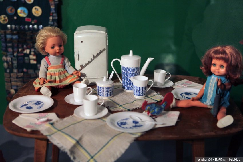 Кукол чай пить усажу, о посуде расскажу