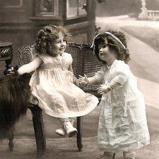 "Дочки-матери" (взгляд из прошлого)