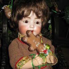 С миру по нитке, голому  рубаха. И штанишки. И лапоточки