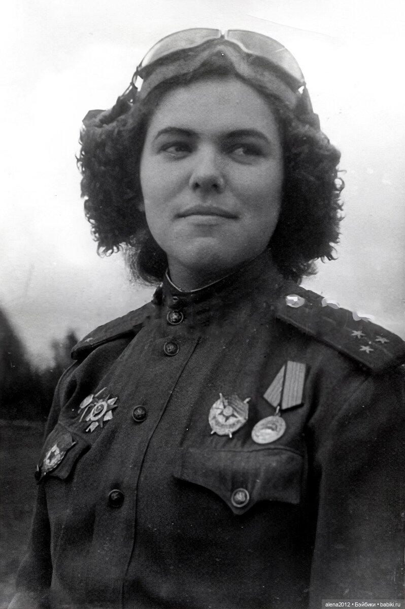Женщина летчица герой. Женщина летчица герой. Женщина летчица герой. Женщина летчица герой. Женщина летчица герой.