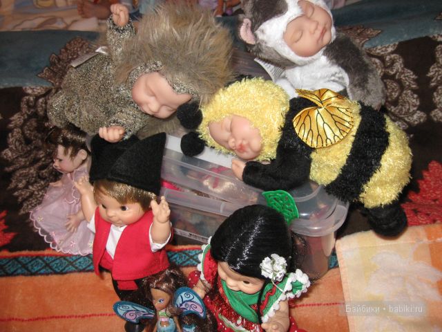 Сплюшки и карапузики