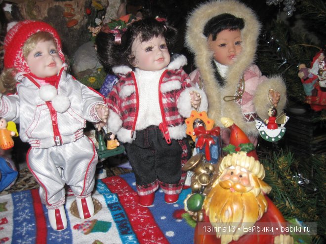 Маленькие Адорочки и Рауберятки у елочки