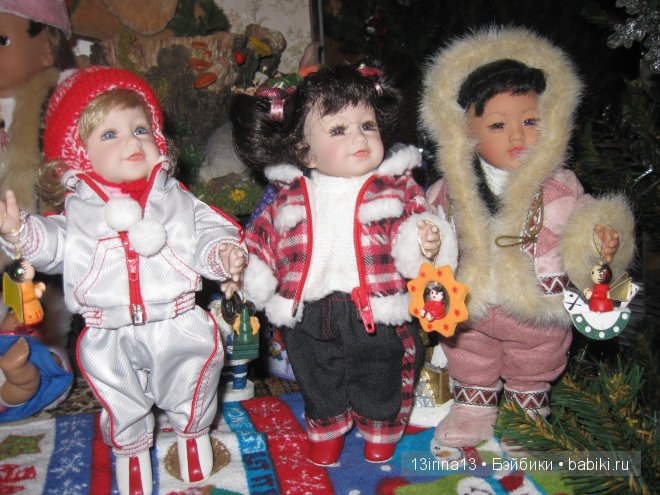 Маленькие Адорочки и Рауберятки у елочки