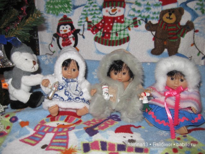 Маленькие Адорочки и Рауберятки у елочки