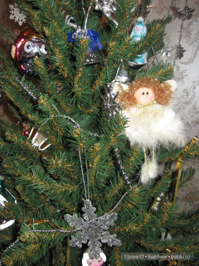 Маленькие Адорочки и Рауберятки у елочки