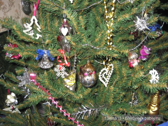 Маленькие Адорочки и Рауберятки у елочки