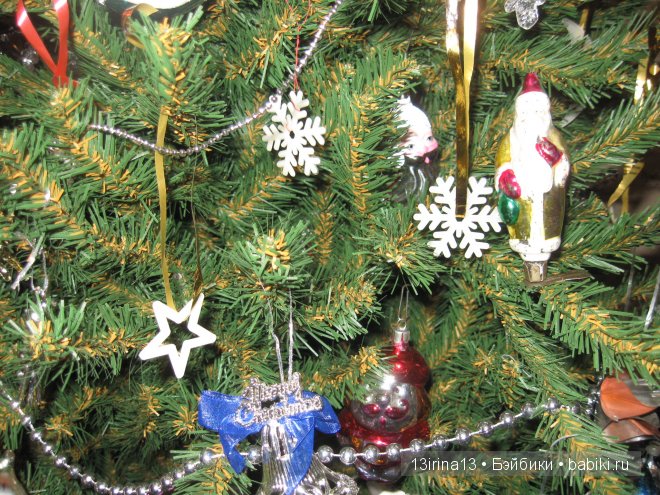 Маленькие Адорочки и Рауберятки у елочки