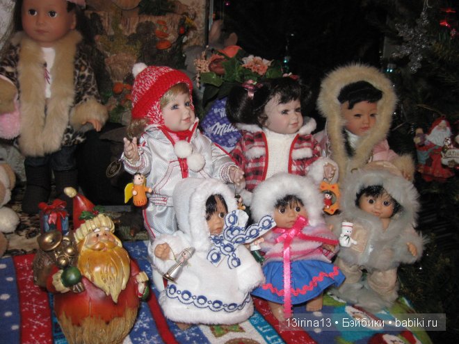 Маленькие Адорочки и Рауберятки у елочки