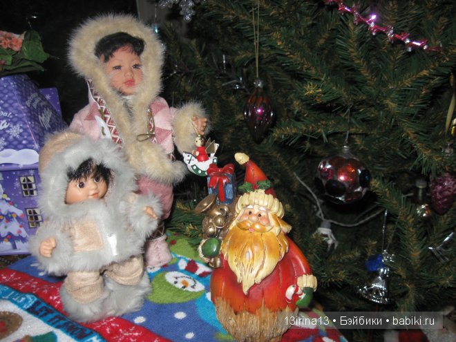 Маленькие Адорочки и Рауберятки у елочки