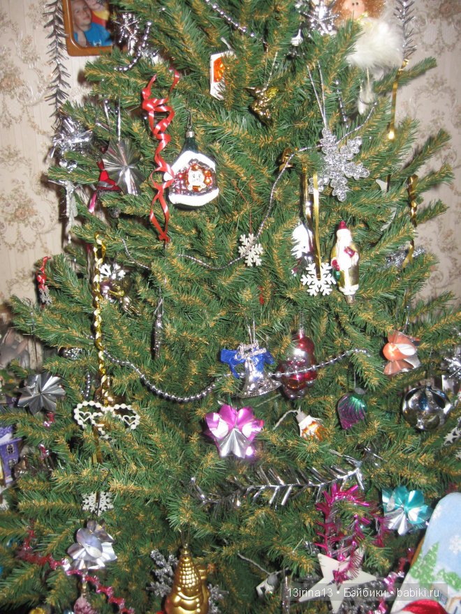 Маленькие Адорочки и Рауберятки у елочки