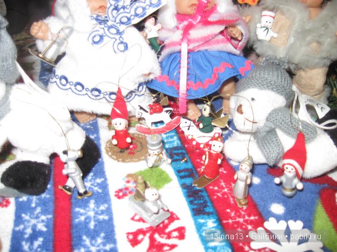 Маленькие Адорочки и Рауберятки у елочки (фото 9)