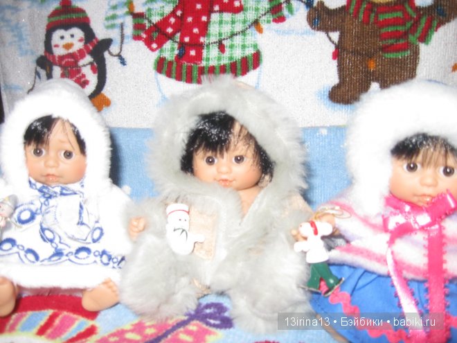 Маленькие Адорочки и Рауберятки у елочки