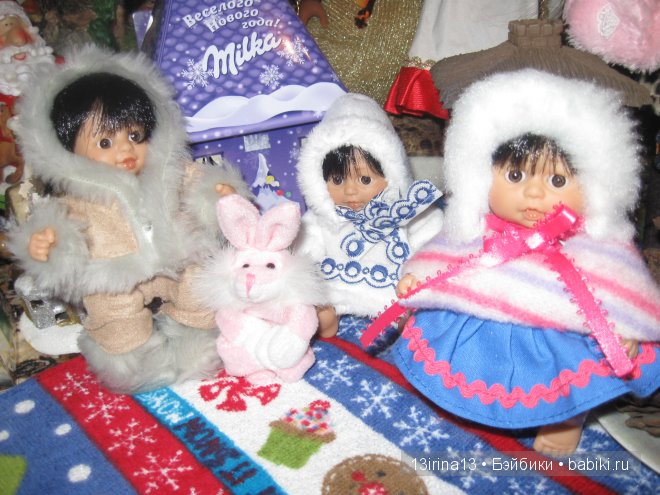 Маленькие Адорочки и Рауберятки у елочки