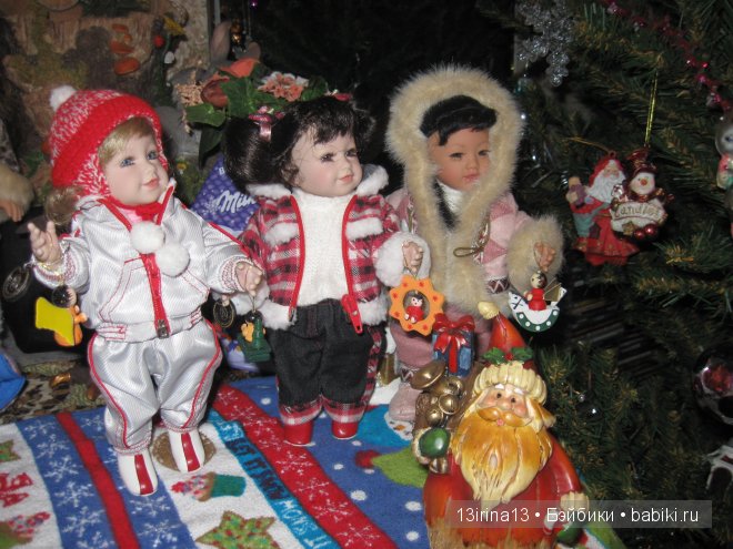 Маленькие Адорочки и Рауберятки у елочки