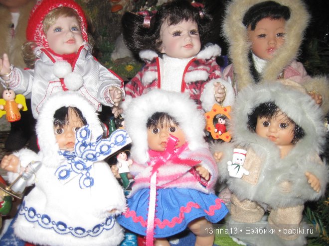 Маленькие Адорочки и Рауберятки у елочки