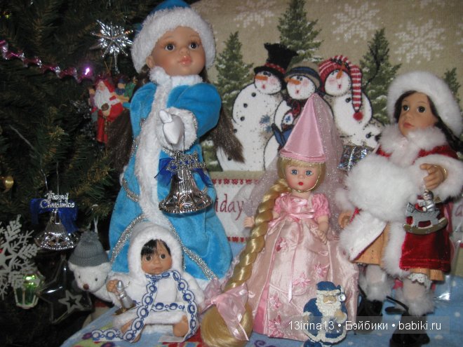 Маленькие Адорочки и Рауберятки у елочки