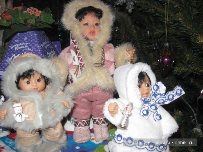 Маленькие Адорочки и Рауберятки у елочки