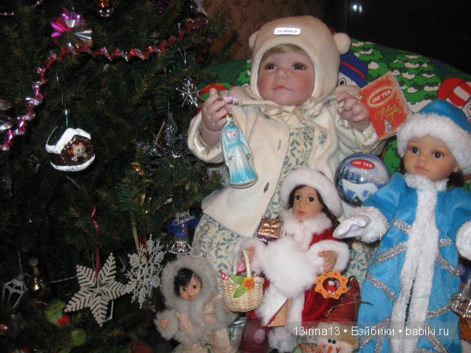 Адорочка и Паолка-малыш у елочки (фото 9)