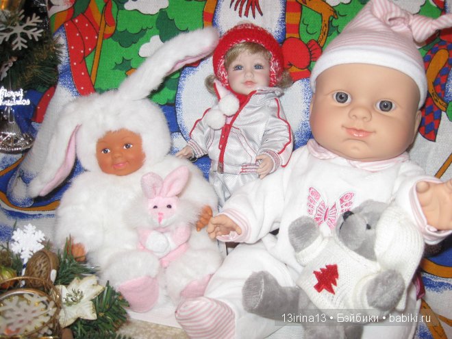 Адорочка и Паолка-малыш у елочки