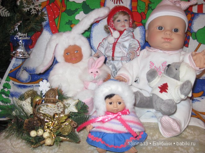 Адорочка и Паолка-малыш у елочки